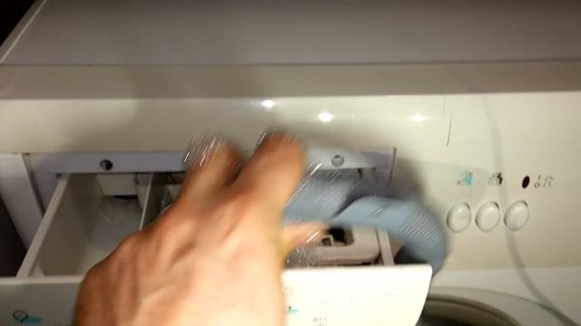 Experiment - How Much Foam A Bottle Of Fairy Will Make - In A Washing Machine