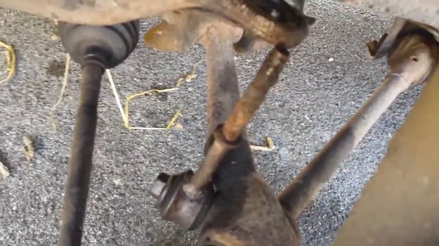 Fitting new drop / stabilizer link bushes on a Volvo 940 смотреть онлайн