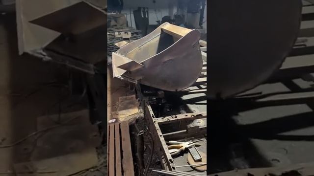 Ковш для экскаватора нового образца #своимируками #ковшдляэкскаватора #быстросъем #экскаватор #ковш