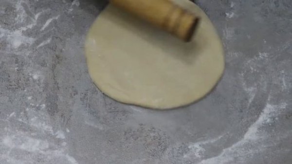 Как приготовить бездрожжевое тесто для пиццы на воде?Tесто получается очень тонким и  хрустящим!