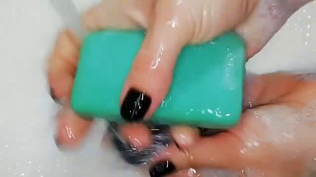 Мылю дегтярное и Хвойное мыло?A lot of bars of soap with foam?Soap relaxing смотреть онлайн