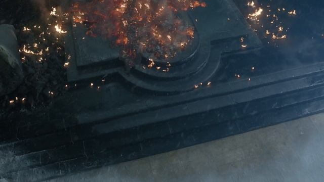 Дрогон сжигает Железный Трон и уносит тело Дейенерис смотреть онлайн