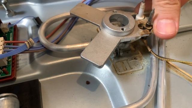 Сгорела плата Газовая варочная панель Bosch спустя 3 года Вот вам и хваленная немецкая компания Фот смотреть онлайн