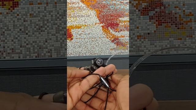 Motorola tech 3 - 3 in 1 true wireless earbuds initial hands on смотреть онлайн