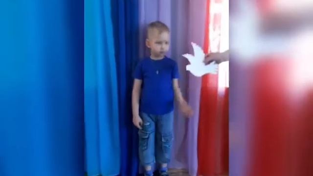 Флешмоб "Голубь мира" МБДОУ "Детский сад №5 "Радость" р.п.Базарный Карабулак смотреть онлайн