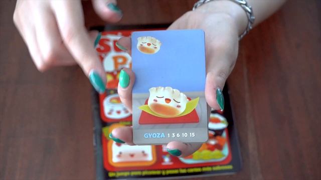 Sushi Go Party Review - with Claudia Bazán смотреть онлайн