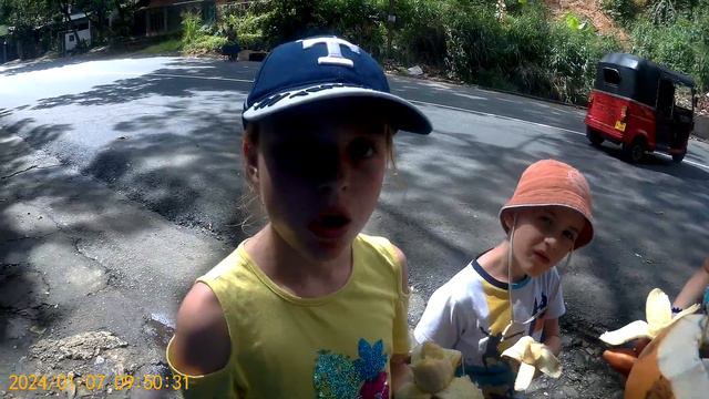 2024 0107 Едим кокос и бананы смотреть онлайн