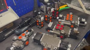 Гидрораспределитель с электро управлением 12В и 24В. Серия Z50 Z80 Болгария и Китай. Как отличить?