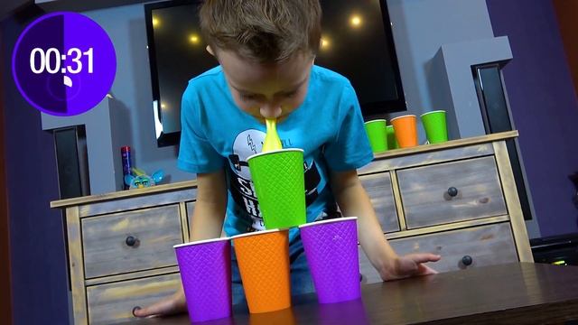 Challenge Baloon Pyramid или челлендж с шариками. Собери пирамиду из стаканчиков воздушными шарикам смотреть онлайн