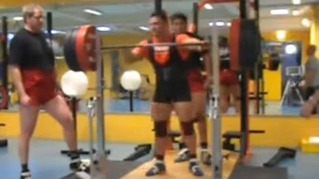 300kg Squat.mpg