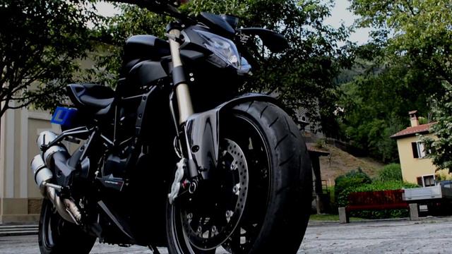Ducati Streetfighter 848 Black & Accessories смотреть онлайн