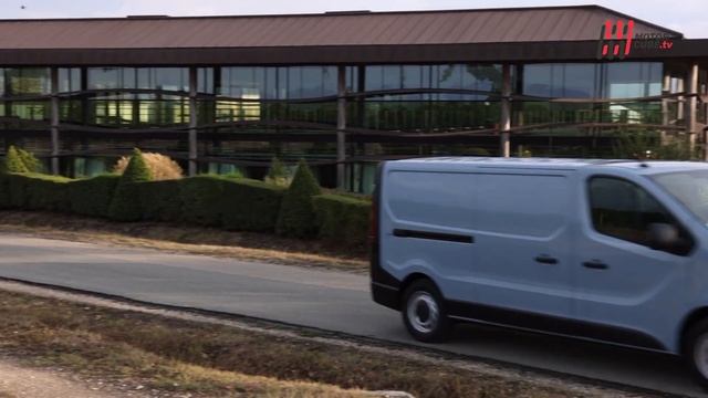 NEW RENAULT TRAFIC VAN E-TECH ELECTRIC 2024 - FIRST TEST DRIVE смотреть онлайн