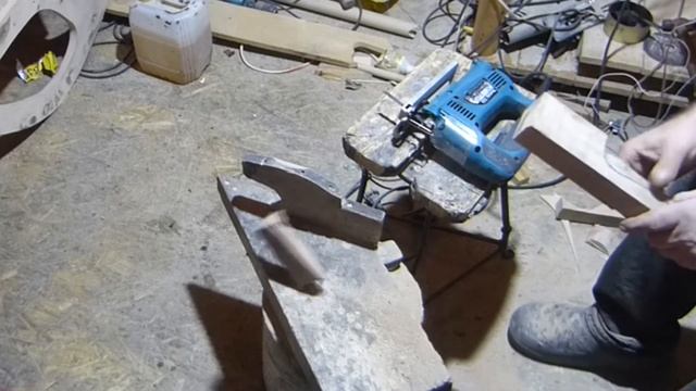 Как вырезать ложку без резцов. смотреть онлайн