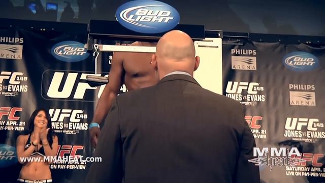 UFC 145: Jon Jones / Rashad Evans & Rory MacDonald / Che Mills Weigh-ins + Staredowns смотреть онлайн