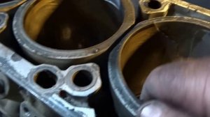 как вырезать гильзу из блока???можно вот так вот...