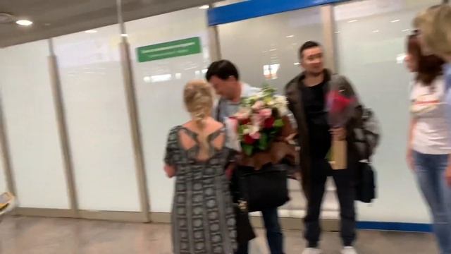 DIMASH KUDAIBERGEN FLEW TO MOSCOW. ll ВСТРЕЧА В АЭРОПОРТУ. смотреть онлайн