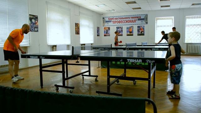5 years old tennis player) Пятилетний теннисист. смотреть онлайн