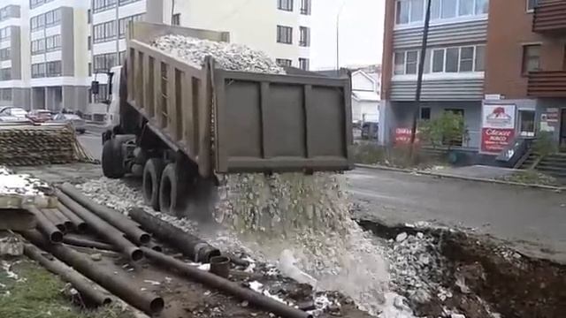 УралАвтоСтрой. Доставка щебня фр.40/70 смотреть онлайн