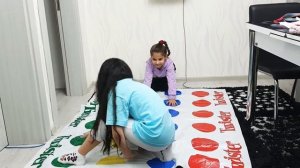 Челлендж Твистер у гостях подруге однокласснице