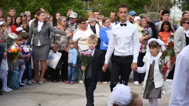 Первый раз в первый класс - 1 сентября Школа №75 смотреть онлайн