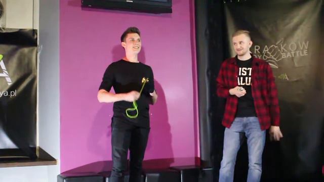 Krakow Yoyo Battle 12.11.2016 | Battle round 2 Julian Rosa vs Igor Dzierwa смотреть онлайн