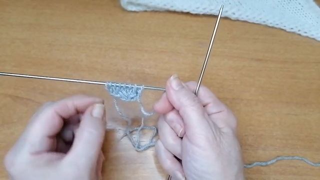 МК. Косынка-бактус чулочной гладью с незагибающимися краями узором Елочка. Из пряжи Норка. смотреть онлайн