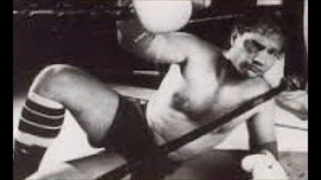 React: Bruce "The Mouse" Strauss (Legitimate Fighter or Bum) смотреть онлайн