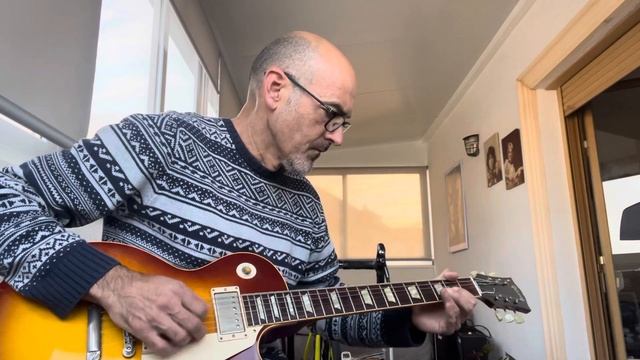 Gibson Les Paul R8 with Nux MG30 смотреть онлайн