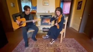 Юрий Каспарян и Гуля Наумова играют алюминиевые огурцы 🥒