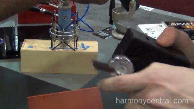 Blue Microphones Tiki смотреть онлайн