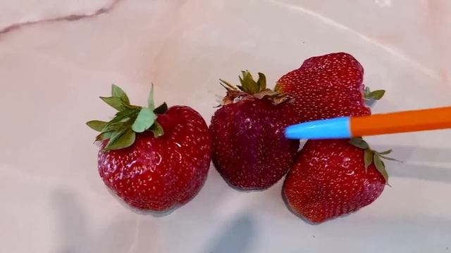 Июнь 2023 серия №3. Клубника по сортам. Полив лука и ранней капусты. Пекинская капуста "ча-ча". смотреть онлайн