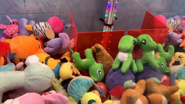 ИГРАЮ НА 50 рублей в АППАРАТЕ С ИГРУШКАМИ