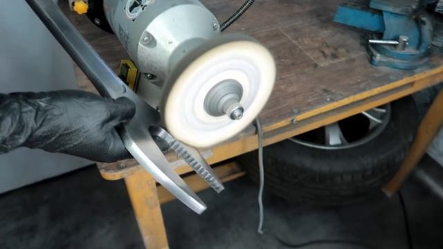 I Restored This Gigantic Wrench and i added some Epoxy inside.mp4 смотреть онлайн