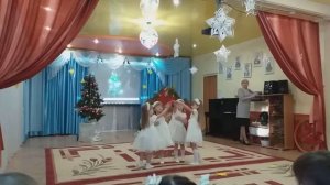 Танец в детском саду.  Ангел летит