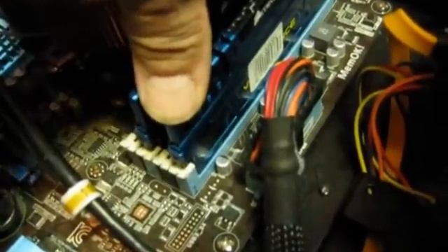 Установка - Corsair Vengeance, CMZ8GX3M2A1866C9 на ASUS M5A97 PRO смотреть онлайн