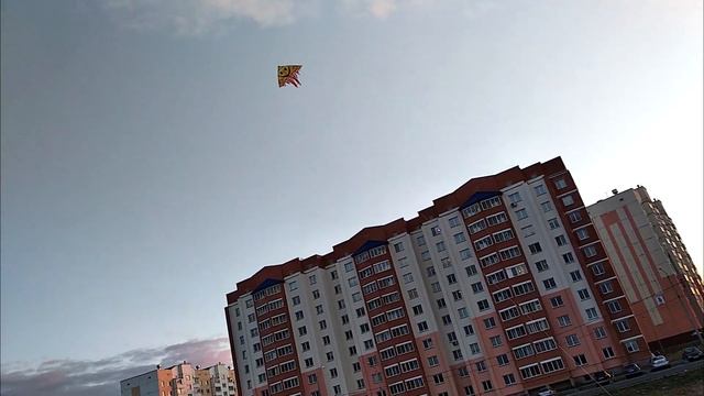 КОРОЧЕ ГОВОРЯ, запустили ВОЗДУШНОГО ЗМЕЯ СМАЙЛИКА смотреть онлайн