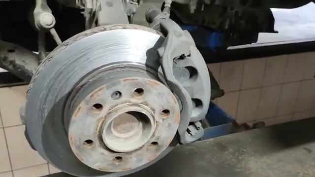 Жесть на СТО износ колодок 200%. смотреть онлайн