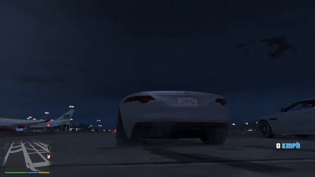 Jaguar F-Type vs Benefactor Surano Convertible оригинал против китайской тачки в гта 5-какая разниц смотреть онлайн