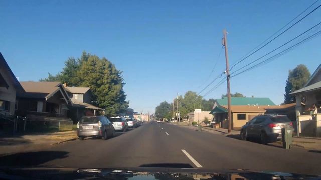 Driving through Pendleton, Oregon смотреть онлайн