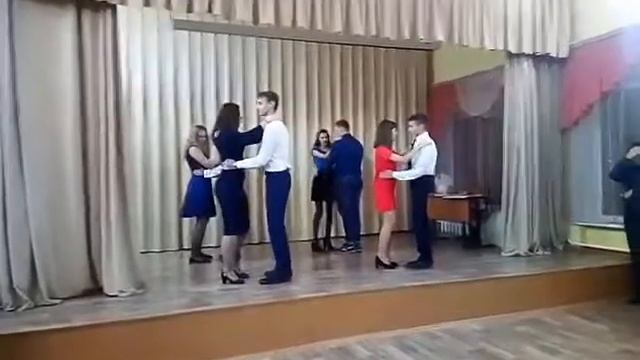 Вальс на осенний бал смотреть онлайн