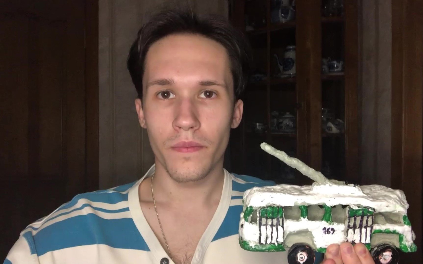 Редкий троллейбус Украинской ССР: леплю из глины модель Киев-4 смотреть онлайн