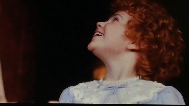 Annie 1982: Let’s go to the movies смотреть онлайн