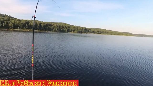 Ловим крупного ОКУНЯ с лодки на озере Кандрыкуль на лайтовые ВОБЛЕРЫ. Рыбалка слодки на спиннинг. смотреть онлайн