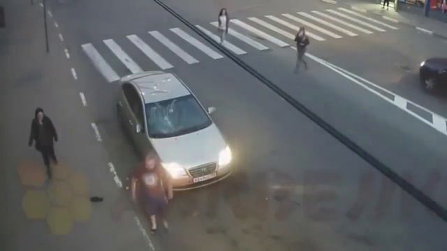неадекват раздолбил чужое авто смотреть онлайн