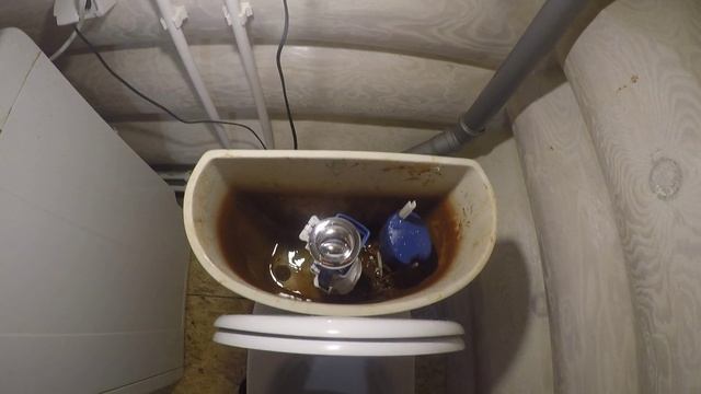 Настройка малого и большого слива в бачке унитаза. Экономия воду. смотреть онлайн