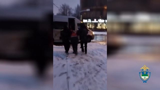 Полицией Коми задержан мужчина, который помог въехать в страну 4 мигрантам под видом учёбы в вузе смотреть онлайн