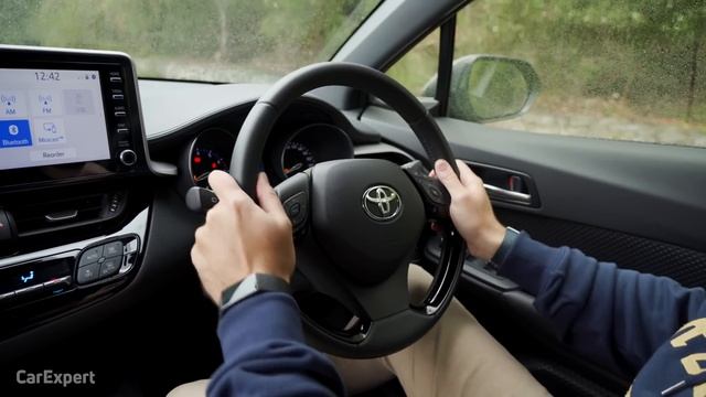 Toyota C-HR review: CHR stands for Coupe High Riding SUV – interesting! смотреть онлайн