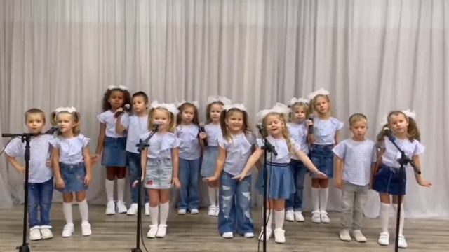 Вокальный ансамбль (5-7 лет), Песня "Люблюка" смотреть онлайн
