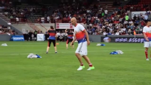 ЗИДАН ОПРЕДЕЛИЛСЯ С БУДУЩИМ! ЗИДАН ВОЗОБНОВЛЯЕТ КАРЬЕРУ ФУТБОЛИСТА?