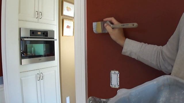 DIY How to Paint a Room (Part 1) - How to paint a straight line - Interior Painting смотреть онлайн